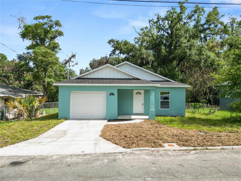 Front exterior of a new home in , Lakeland, FL, highlighting curb appeal (Image 1). Front exterior of a new home in , Lakeland, FL, highlighting curb appeal (Image 1).