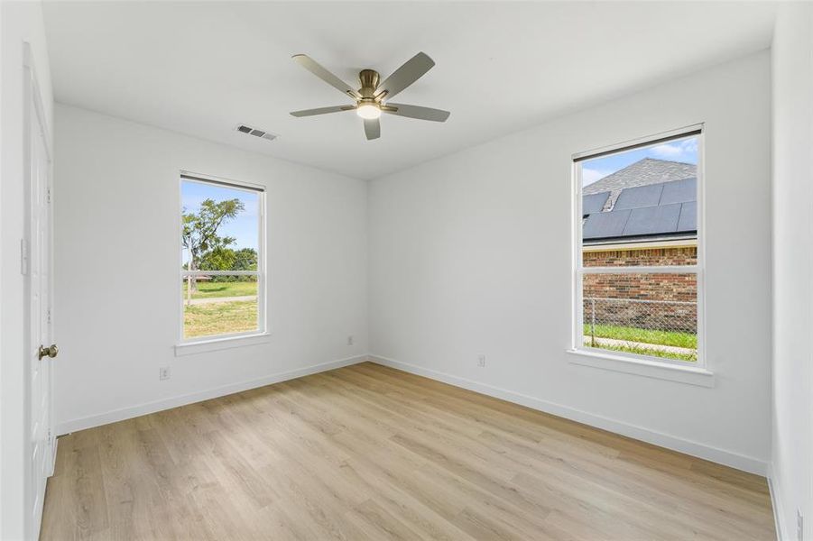Spacious, unfurnished interior of a new home in , Gun Barrel City (Image 17).