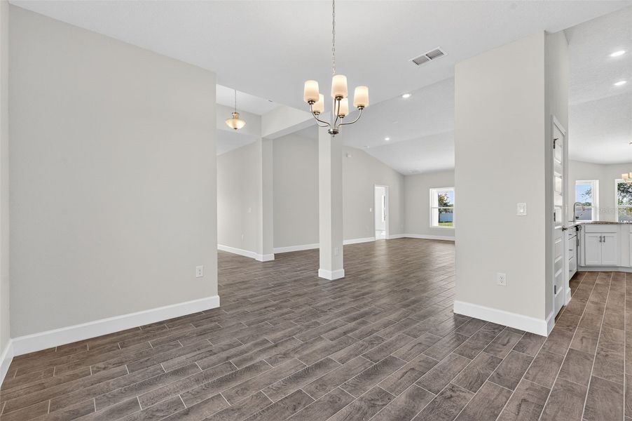 Spacious, unfurnished interior of a new home in Hill Country Estates, Dade City (Image 16).