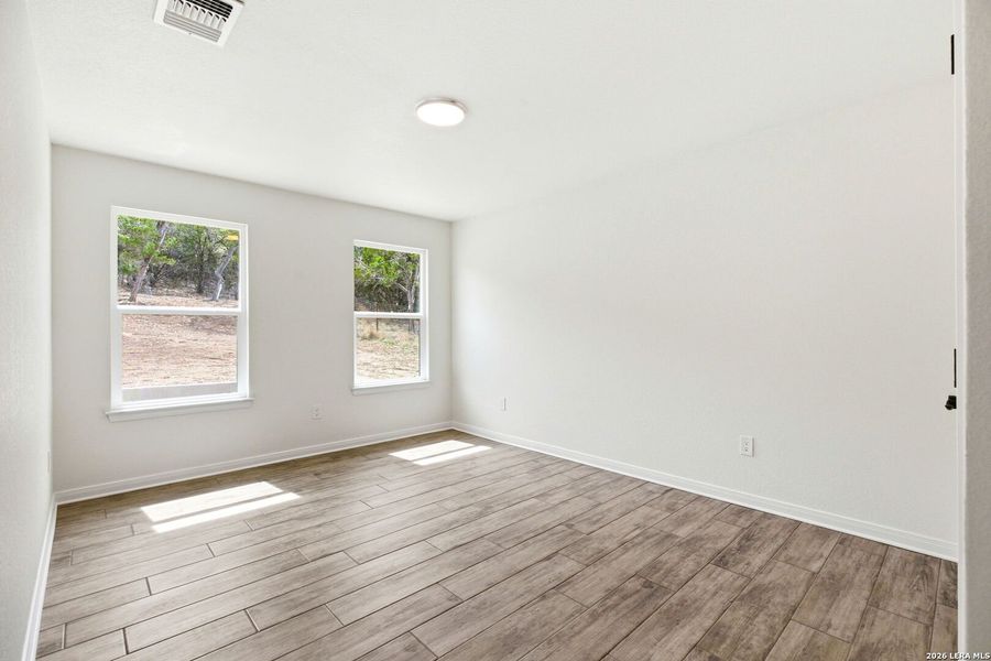 Spacious, unfurnished interior of a new home in , Fischer (Image 24).