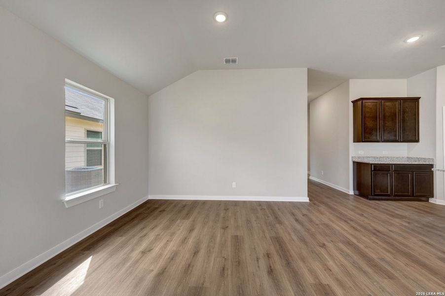 Spacious, unfurnished interior of a new home in Winding Brook, San Antonio (Image 21).