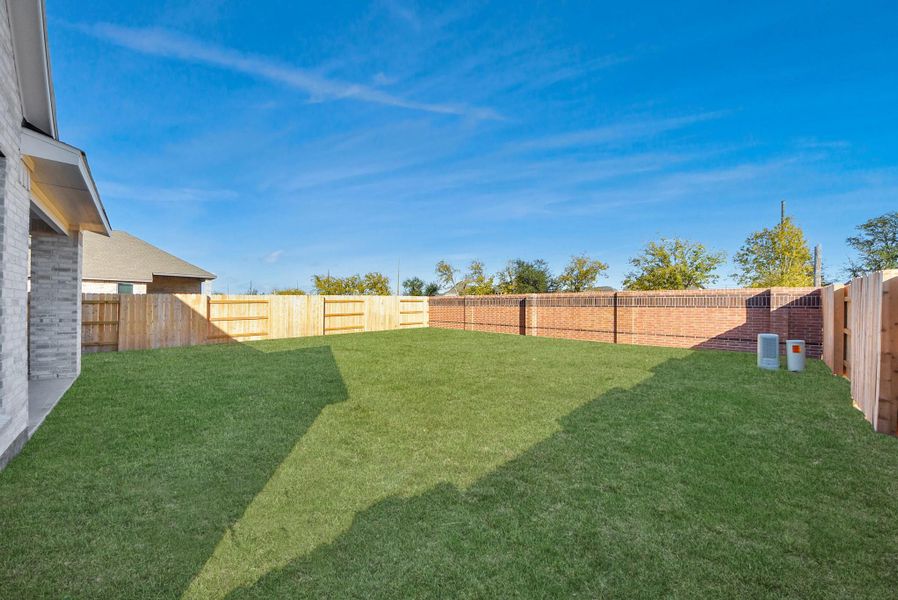 Exterior details and patio area of a home in Elyson, Katy (Image 3).