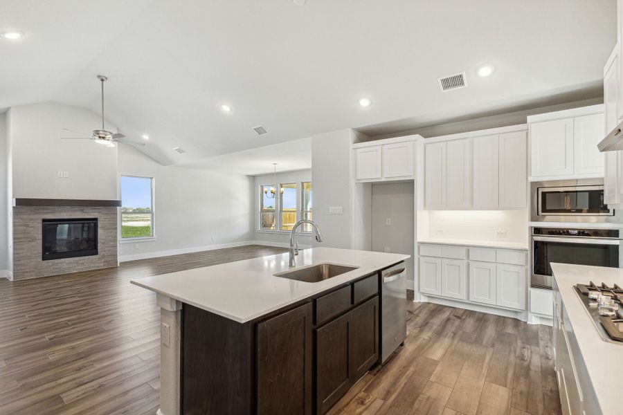 Representative furnished interior of a home built from the Cardinal by Centre Living Homes in Dove Hollow, Waxahachie (Image 6).