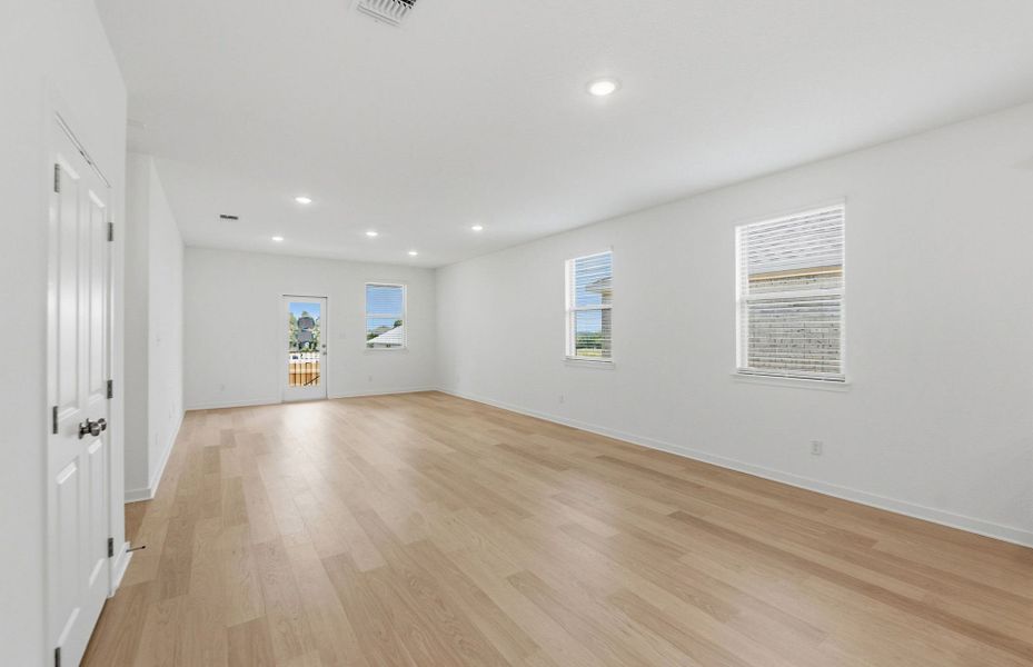 Spacious, unfurnished interior of a new home in La Cima, San Marcos (Image 36).