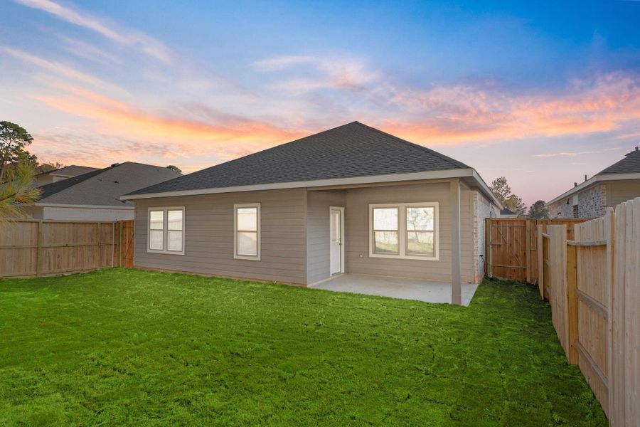 Exterior details and patio area of a home in Westridge Cove, Conroe (Image 3). Exterior details and patio area of a home in Westridge Cove, Conroe (Image 3).