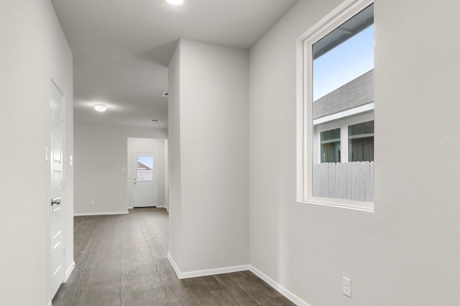 Spacious, unfurnished interior of a new home in Casetta Ranch, Kyle (Image 26).