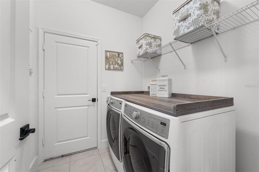 Furnished interior view inside a new home in , Clermont (Image 30).