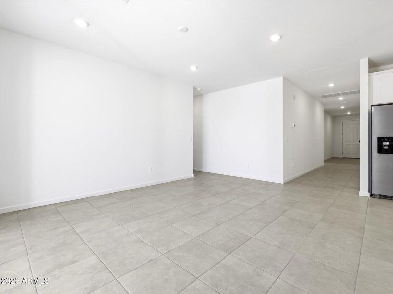 16-e803f947-e8b5-4266-a7c4-5c0eb0880c6a 16-e803f947-e8b5-4266-a7c4-5c0eb0880c6a