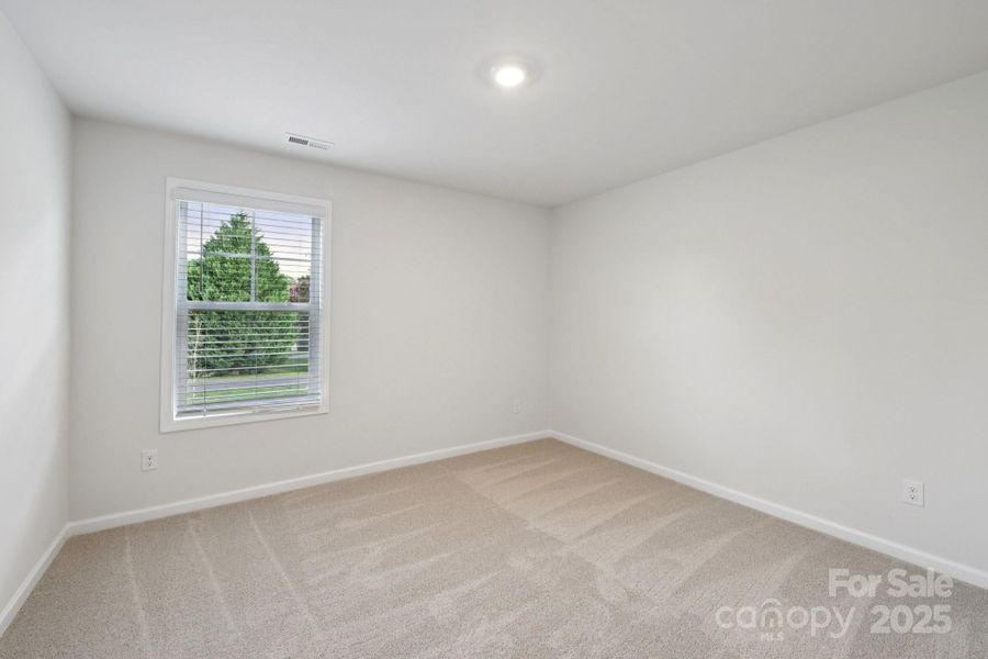 Spacious, unfurnished interior of a new home in Blackstone Bay Townhomes, Sherrills Ford (Image 13).
