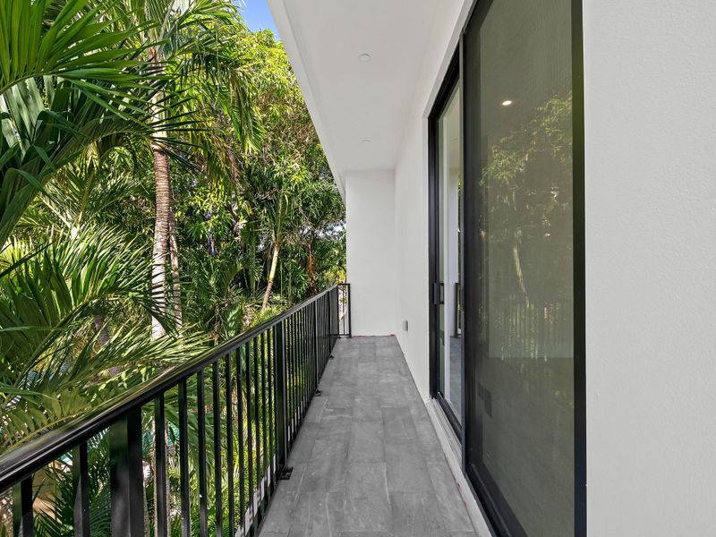 Exterior details and patio area of a home in , Fort Lauderdale (Image 2). Exterior details and patio area of a home in , Fort Lauderdale (Image 2).