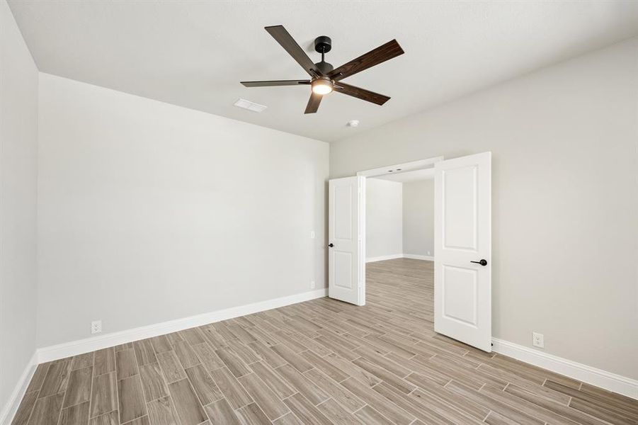 Spacious, unfurnished interior of a new home in The Oaks, Red Oak (Image 20). Spacious, unfurnished interior of a new home in The Oaks, Red Oak (Image 20).