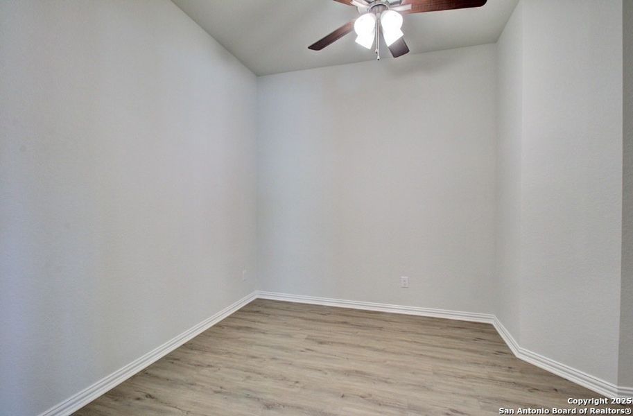 Spacious, unfurnished interior of a new home in Veranda, San Antonio (Image 23).