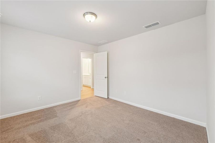 Spacious, unfurnished interior of a new home in Hamilton Lakes, Lawrenceville (Image 44).