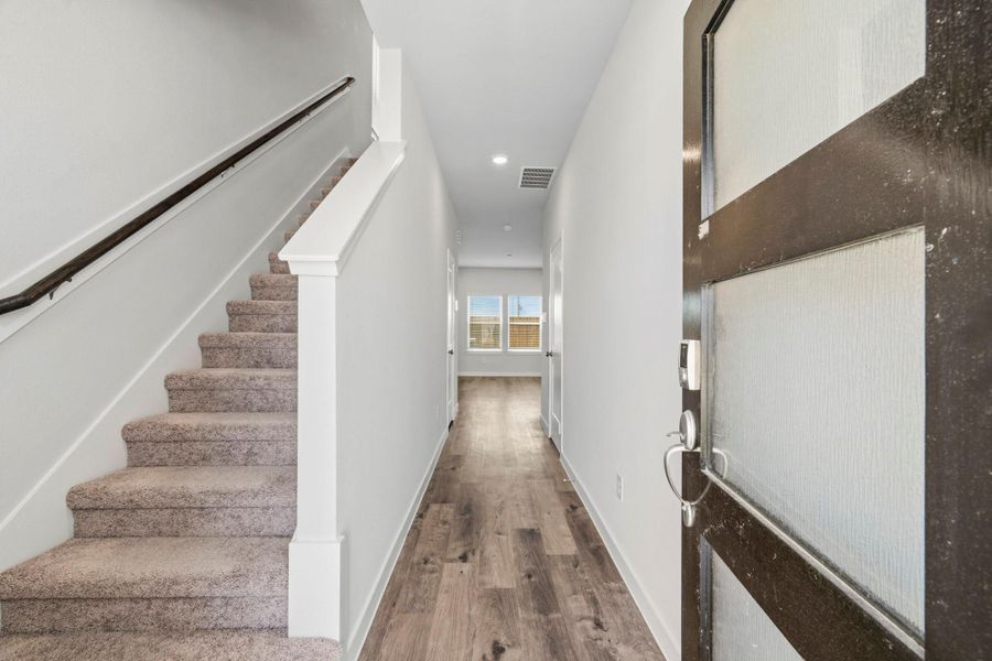 Spacious, unfurnished interior of a new home in Katy Reserve, Katy (Image 10).