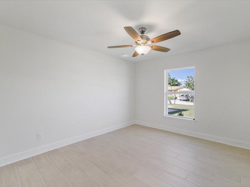 Representative unfurnished interior of a home built from the The Paradise Cove II by Sunlife Homes LLC in Cape Coral, Cape Coral (Image 19).