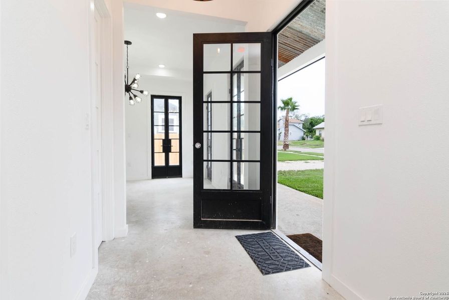 Exterior details and patio area of a home in , San Antonio (Image 19).