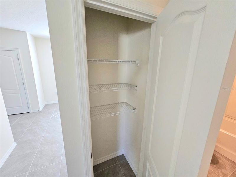 Spacious, unfurnished interior of a new home in Charles Cove Express, Davenport (Image 11).