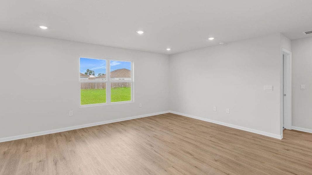 Spacious, unfurnished interior of a new home in Wesley Park, Crawfordville (Image 42).