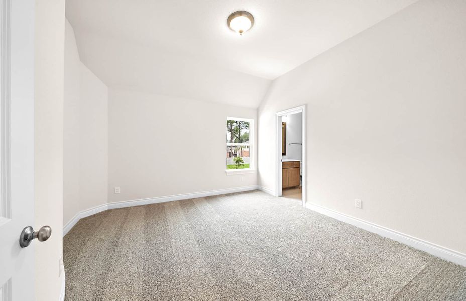 Representative unfurnished interior of a home built from the 4094 by Ravenna Homes in Artavia 70′, Conroe (Image 62).
