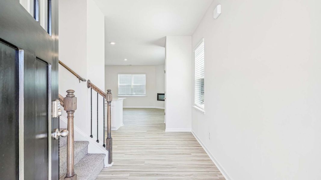 Spacious, unfurnished interior of a new home in Fergus Crossing, York (Image 8).
