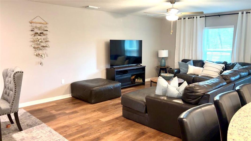 Furnished interior view inside a new home in Royal Highlands, Weeki Wachee (Image 2).