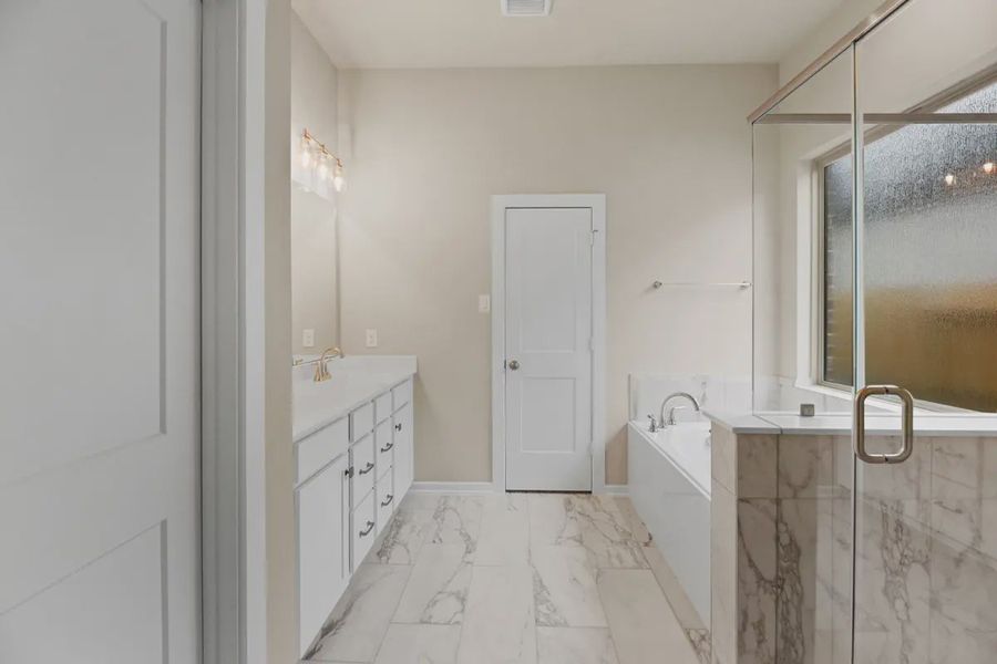 Representative furnished interior of a home built from the Berkeley by Chesmar Homes in Evergreen, San Antonio (Image 4).