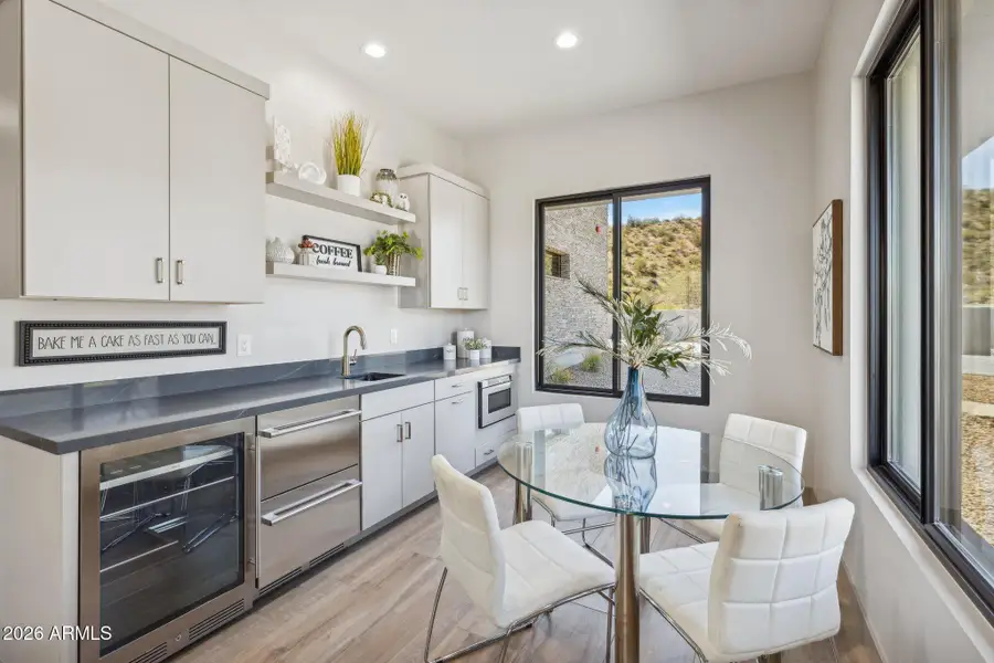 Casita Dining & Kitchenette