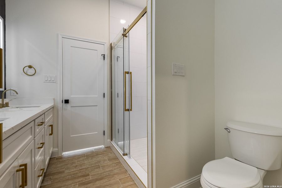 Furnished interior view inside a new home in , Eagle Pass (Image 6).