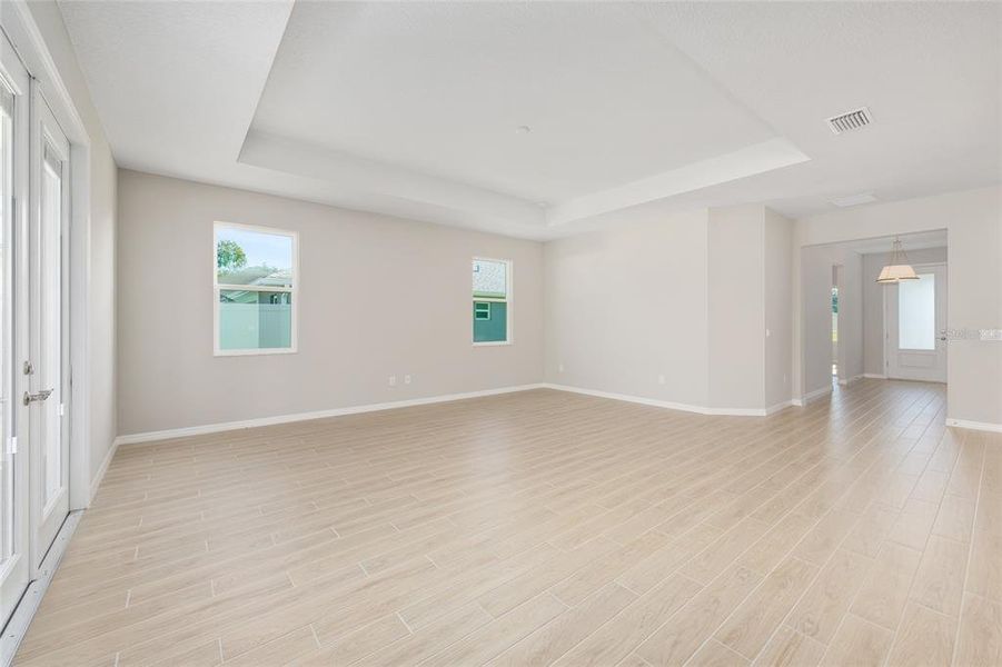 Spacious, unfurnished interior of a new home in Evergreen Estates, Ocala (Image 49).