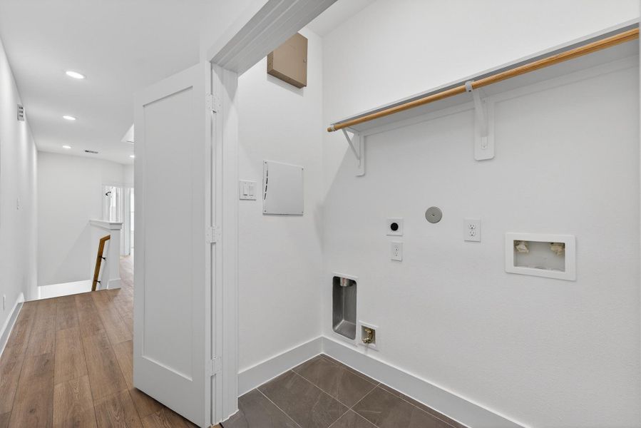 Spacious, unfurnished interior of a new home in , Houston (Image 24).