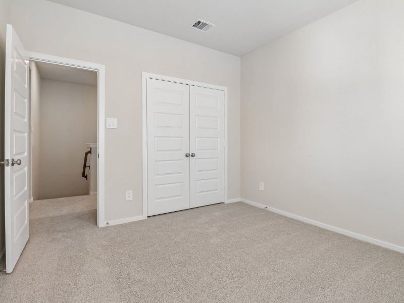 Spacious, unfurnished interior of a new home in Parkway Commons - City Series, Missouri City (Image 11).