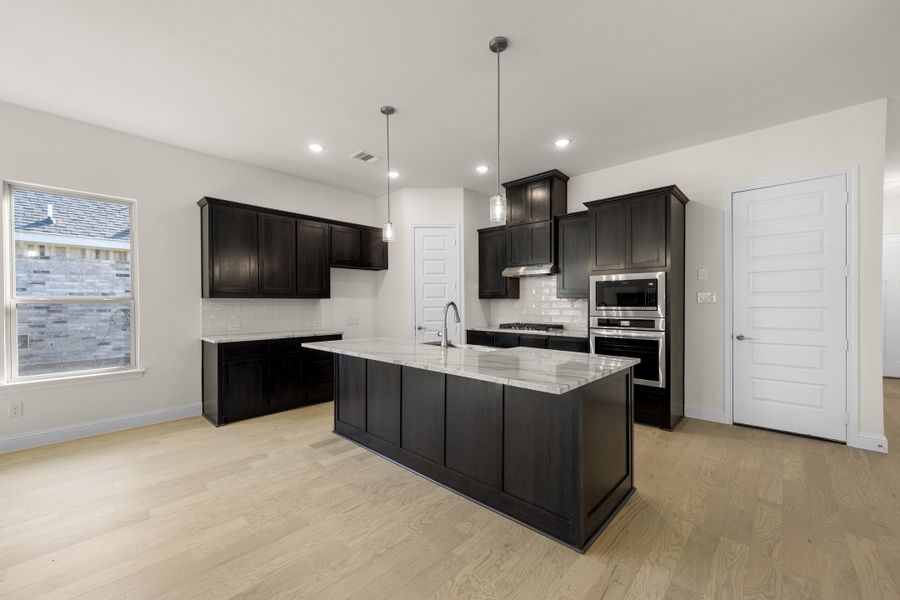 Furnished interior view inside a new home in Sheppard's Place, Waxahachie (Image 7).