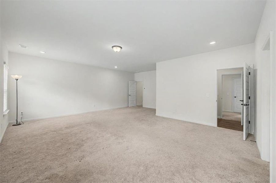 Spacious, unfurnished interior of a new home in , Rome (Image 42).