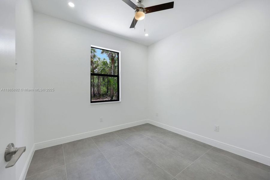 Spacious, unfurnished interior of a new home in , Naples (Image 19).