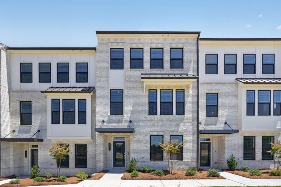 Condo located in Cumming, GA showcasing its design and architecture (Image 3).