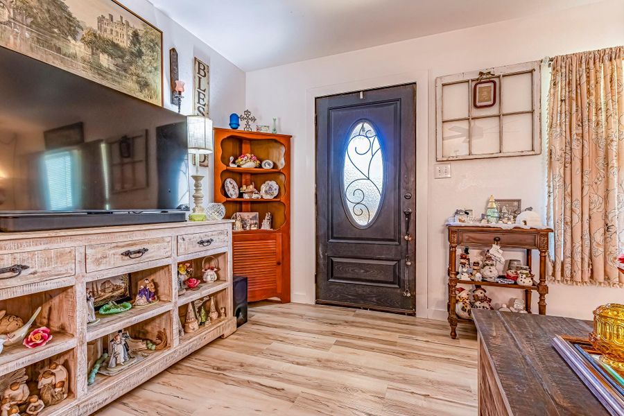 Furnished interior view inside a new home in , Livingston (Image 6).