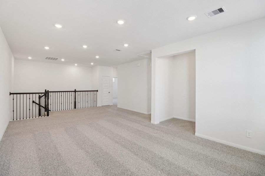 Spacious, unfurnished interior of a new home in Kemah Crossing - Luxe Series, Kemah (Image 38).