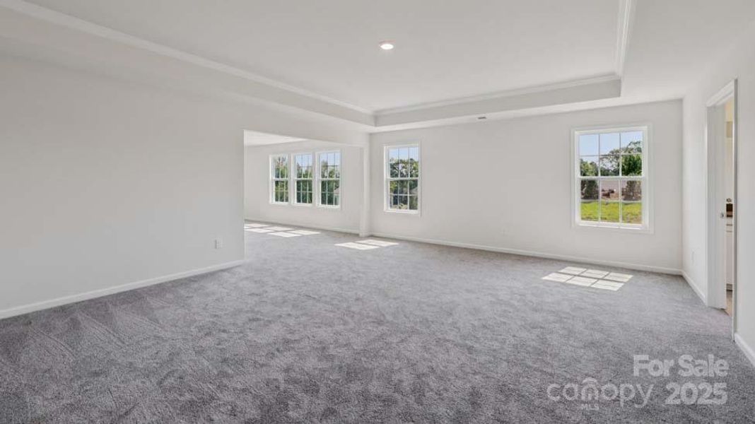 Spacious, unfurnished interior of a new home in Sylvan Creek, Denver (Image 27).