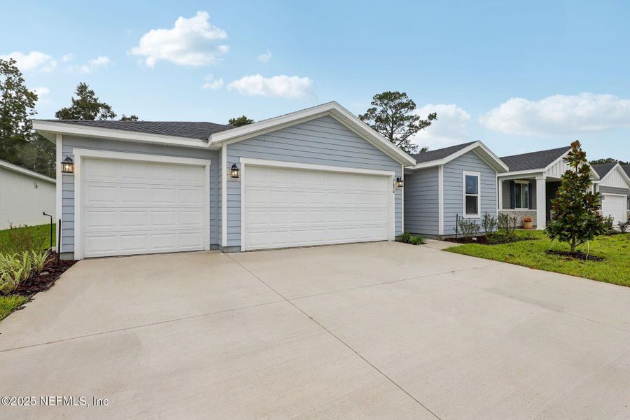 Exterior details and patio area of a home in Azalea Creek, Jacksonville (Image 3). Exterior details and patio area of a home in Azalea Creek, Jacksonville (Image 3).