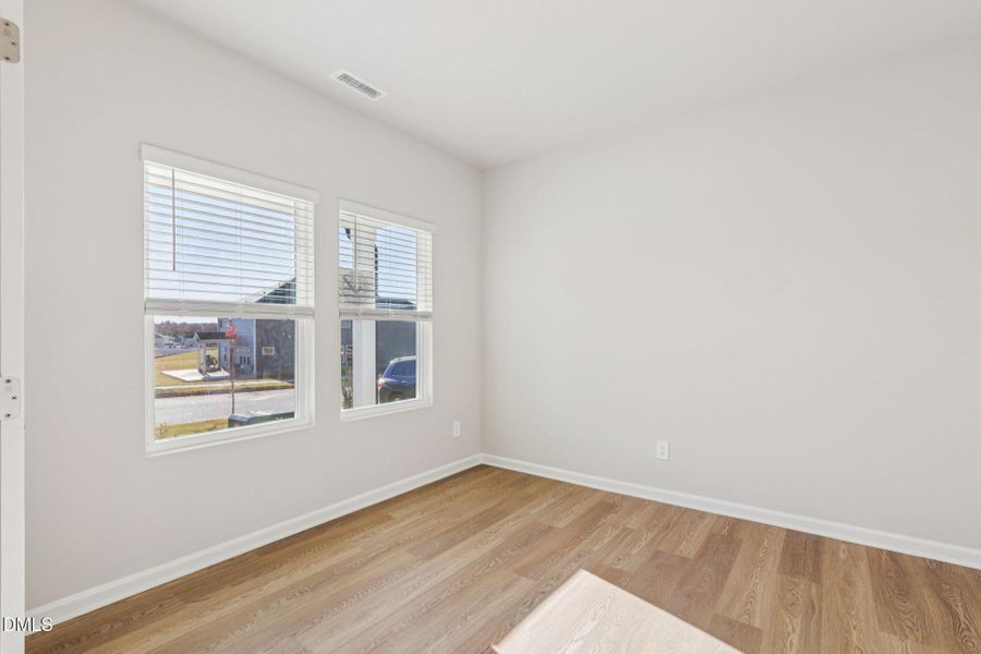 7-web-or-mls-Raleigh - Oak Manor - 145