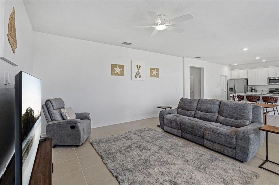 Furnished interior view inside a new home in Wellness Ridge, Clermont (Image 50).