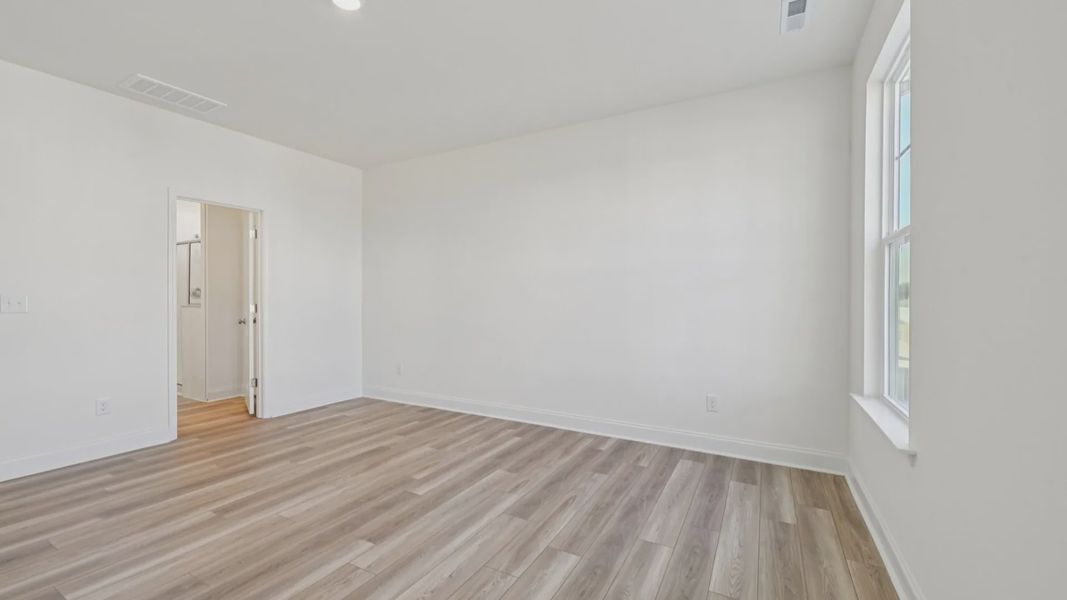 Furnished interior view inside a new home in Oakmont Manor, Oxford (Image 13).