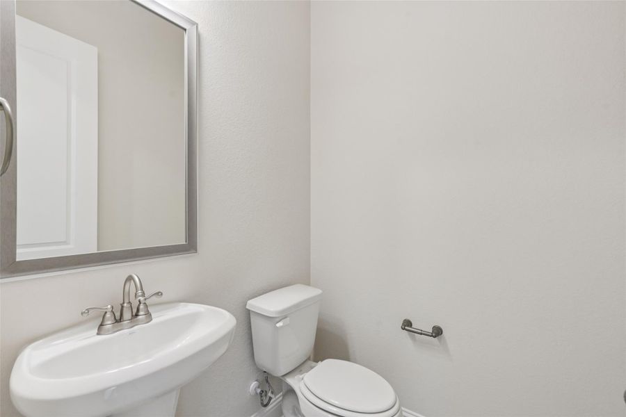 Furnished interior view inside a new home in Sienna 65', Missouri City (Image 11).