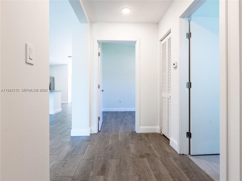 Spacious, unfurnished interior of a new home in , Pompano Beach (Image 30).