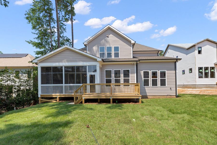 Representative exterior details of a home built from the The Emerson by RobuckHomes in Stonehenge, Raleigh (Image 60).