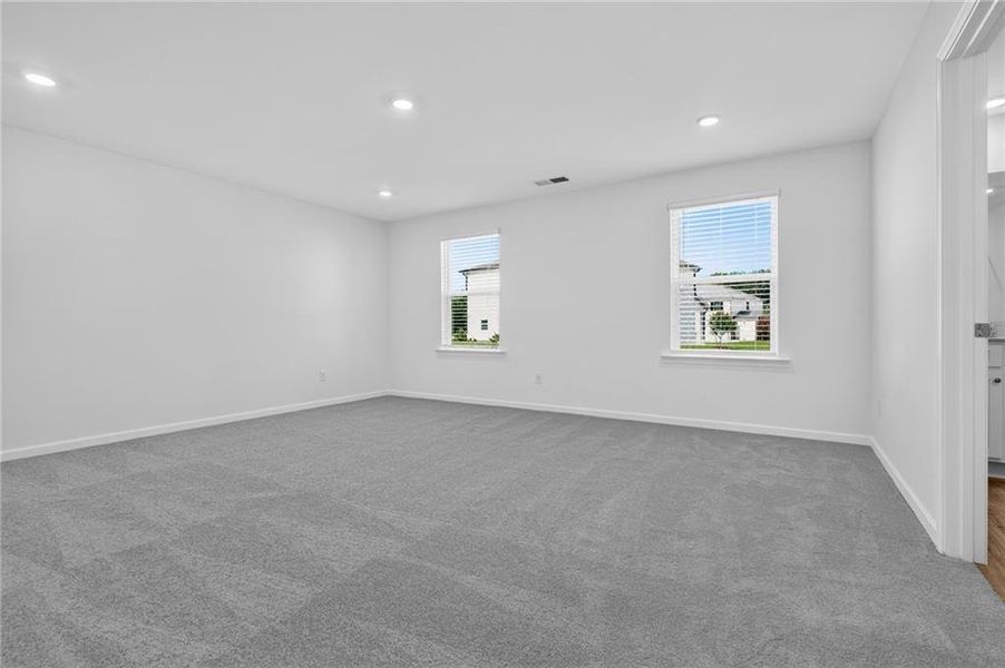 Spacious, unfurnished interior of a new home in Apalachee Hills, Bethlehem (Image 21).