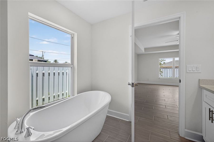 Furnished interior view inside a new home in Cape Coral, Cape Coral (Image 16).