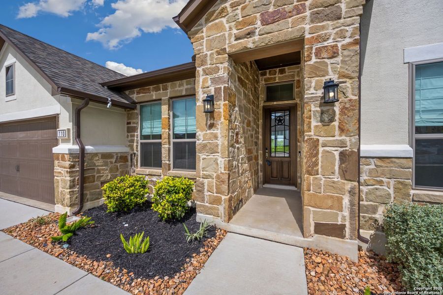 Image 30 of a home in Esperanza - 70'. Image 30 of a home in Esperanza - 70'.