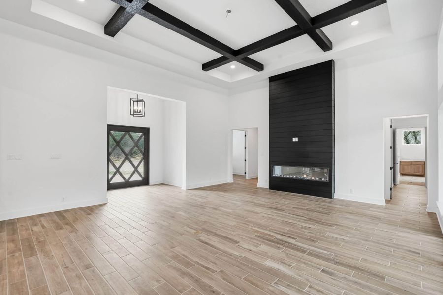 Representative unfurnished interior of a home built from the Grant by Chesmar Homes in Heimer Estates at Garden Ridge, San Antonio (Image 9).