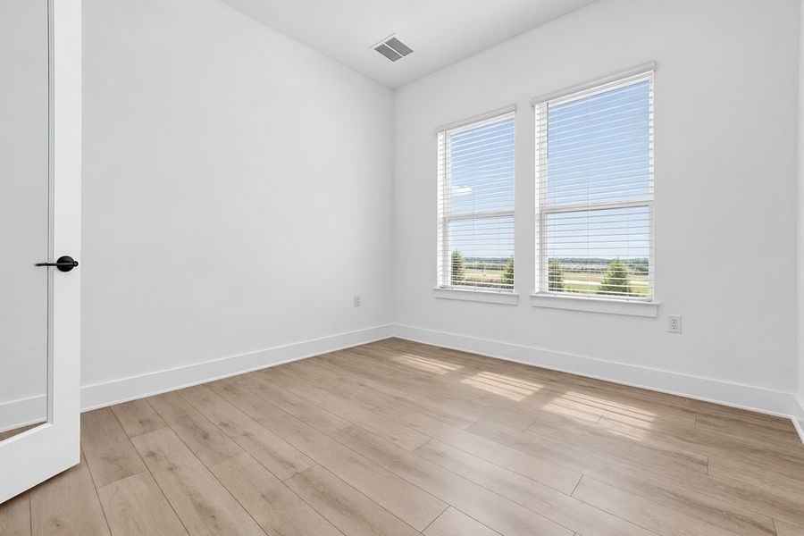 Spacious, unfurnished interior of a new home in Silverleaf, Cedar Creek (Image 38). Spacious, unfurnished interior of a new home in Silverleaf, Cedar Creek (Image 38).